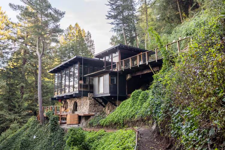 Between Two Creeks treehouse deck with cedar hot tub and redwood canyon views — Mill Valley CA