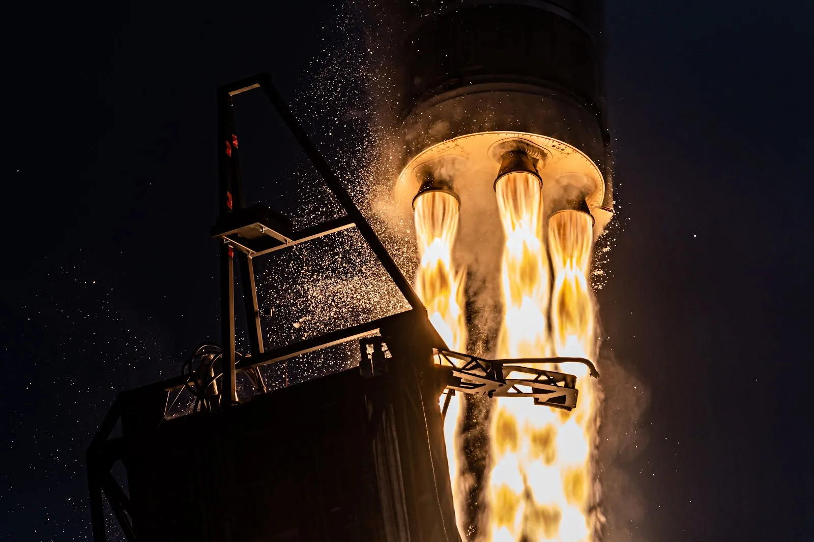 Delphin 3 first-stage engine layout