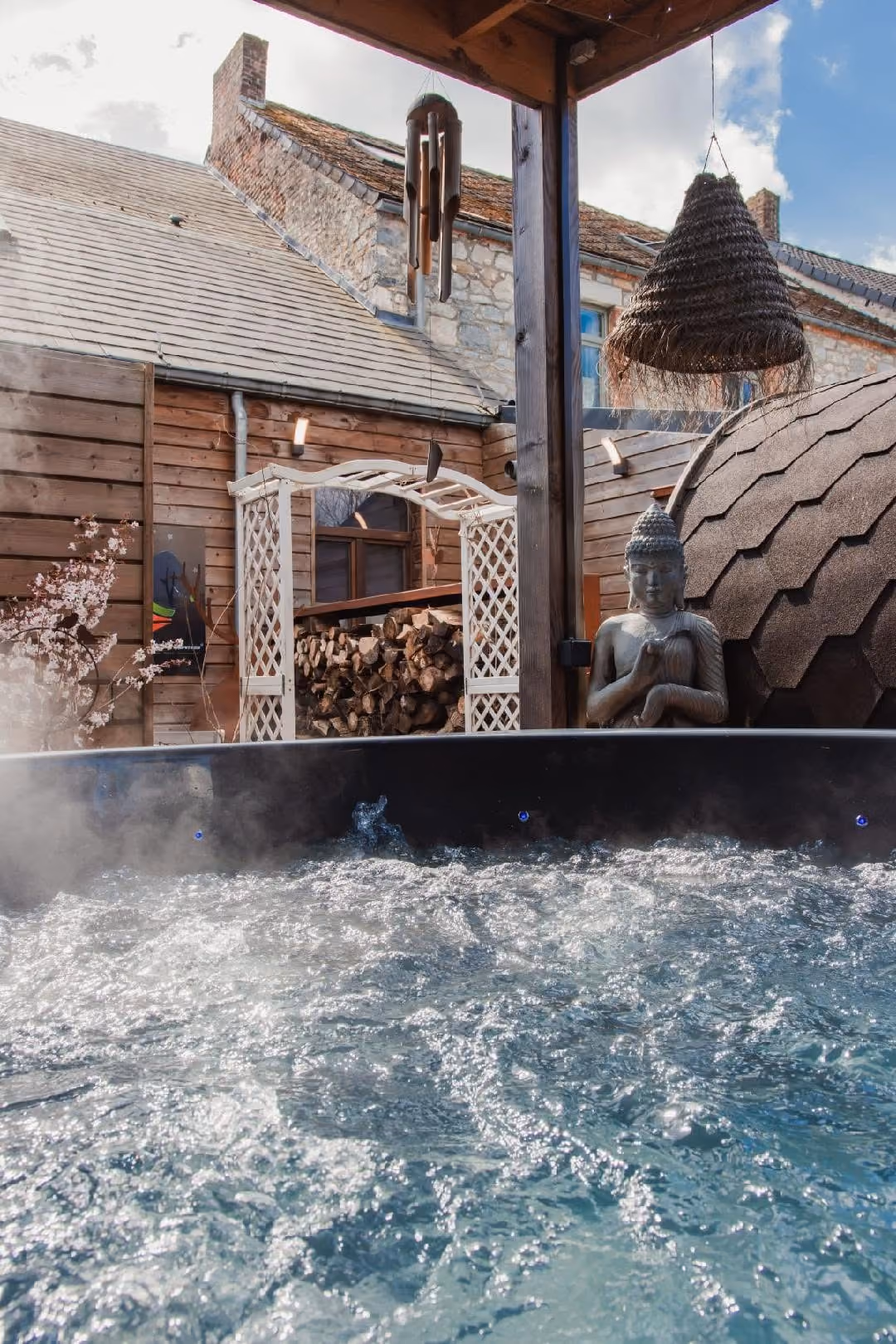 Jacuzzi extérieur des Notes Endormies
