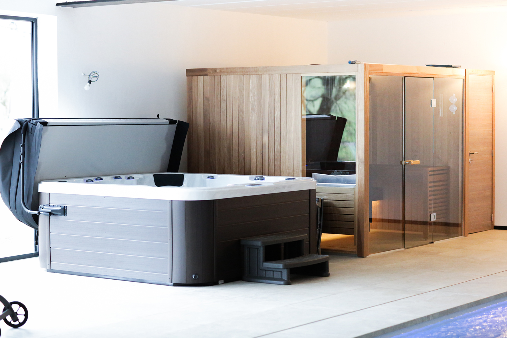 Jacuzzi de l’espace wellness des Chambres du Donat