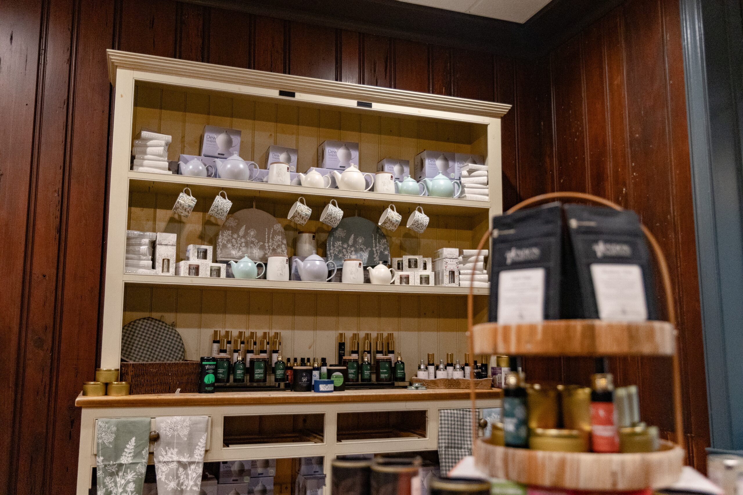 Loose-Leaf & Gifts