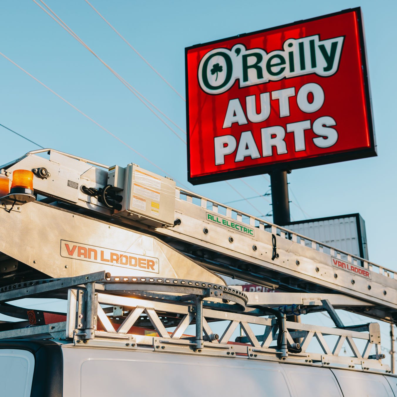 Close-up of the O’Reilly Auto Parts illuminated pole cabinet sign serviced by Rick Signs in Chicago