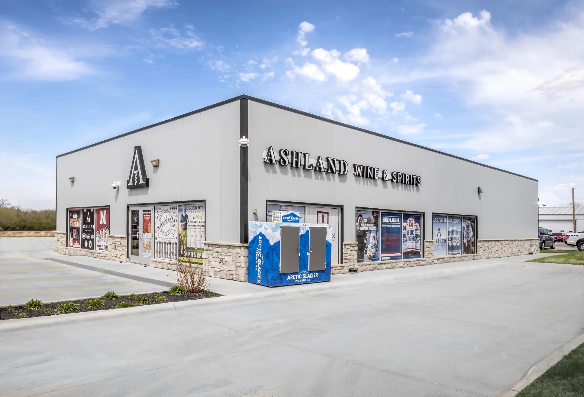 Front exterior of the Ashland Wine & Spirits building