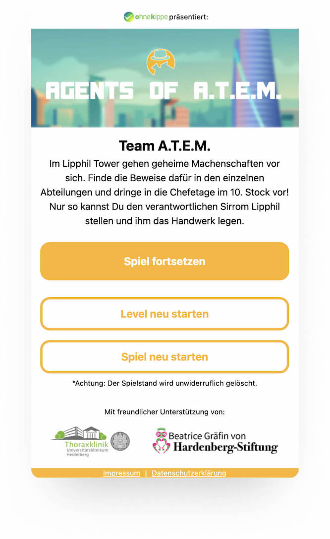 Spielbildschirm von Agents of A.T.E.M. mit Spieloptionen und Hinweis auf geheime Machenschaften im Lipphil Tower.