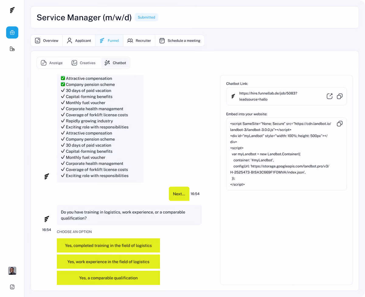 Chatbot interface for Service Manager job with benefits list and logistics qualification question with three answer options.