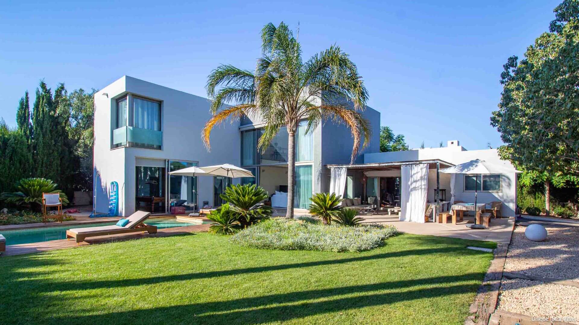 How To Choose The Right Ibiza Villa