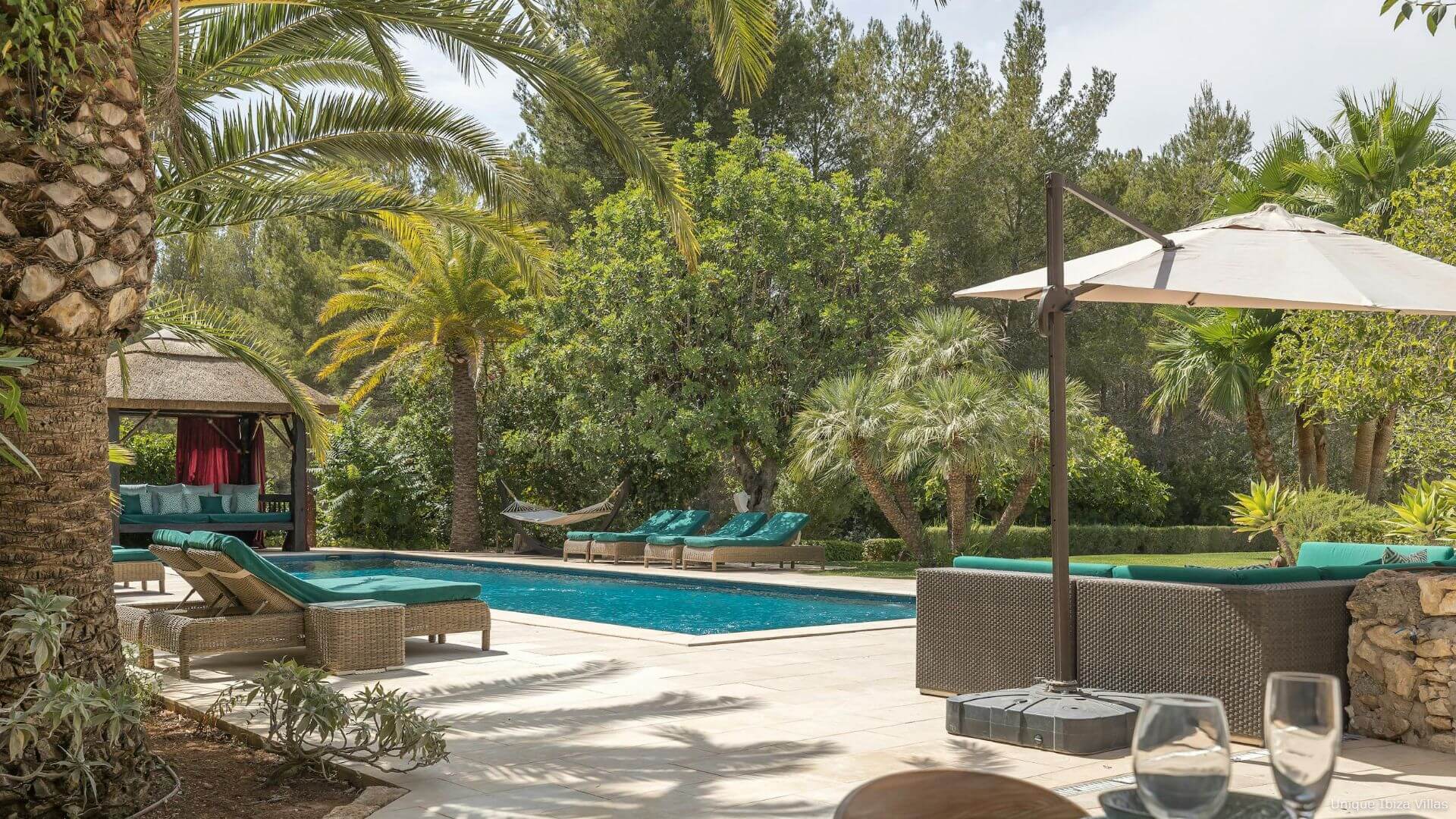 Jockey Club Ibiza Salinas
