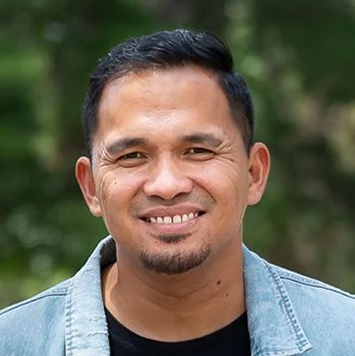 Pastor Paul Magno