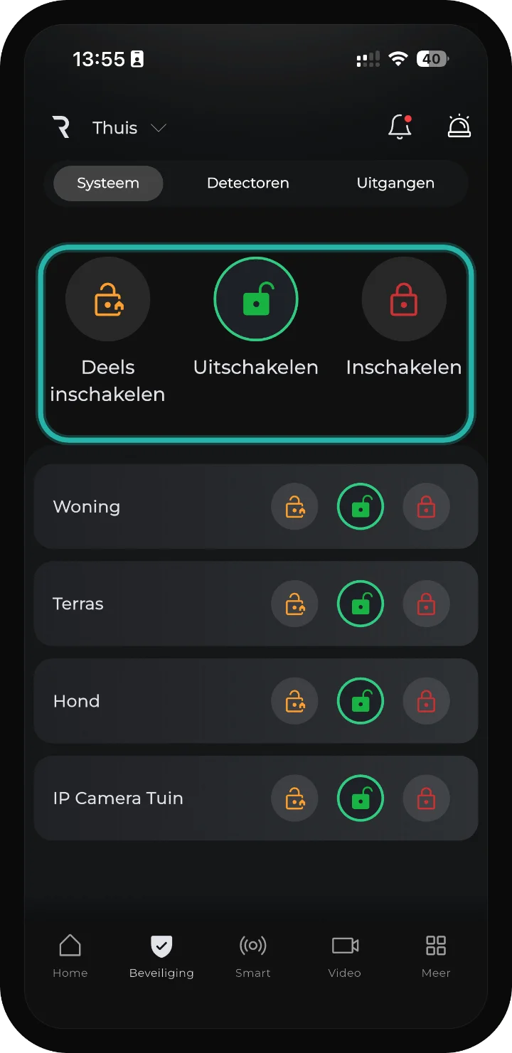 iRISCO-app — tabblad Systeem; de knoppen om het volledige systeem in of uit te schakelen zijn gemarkeerd