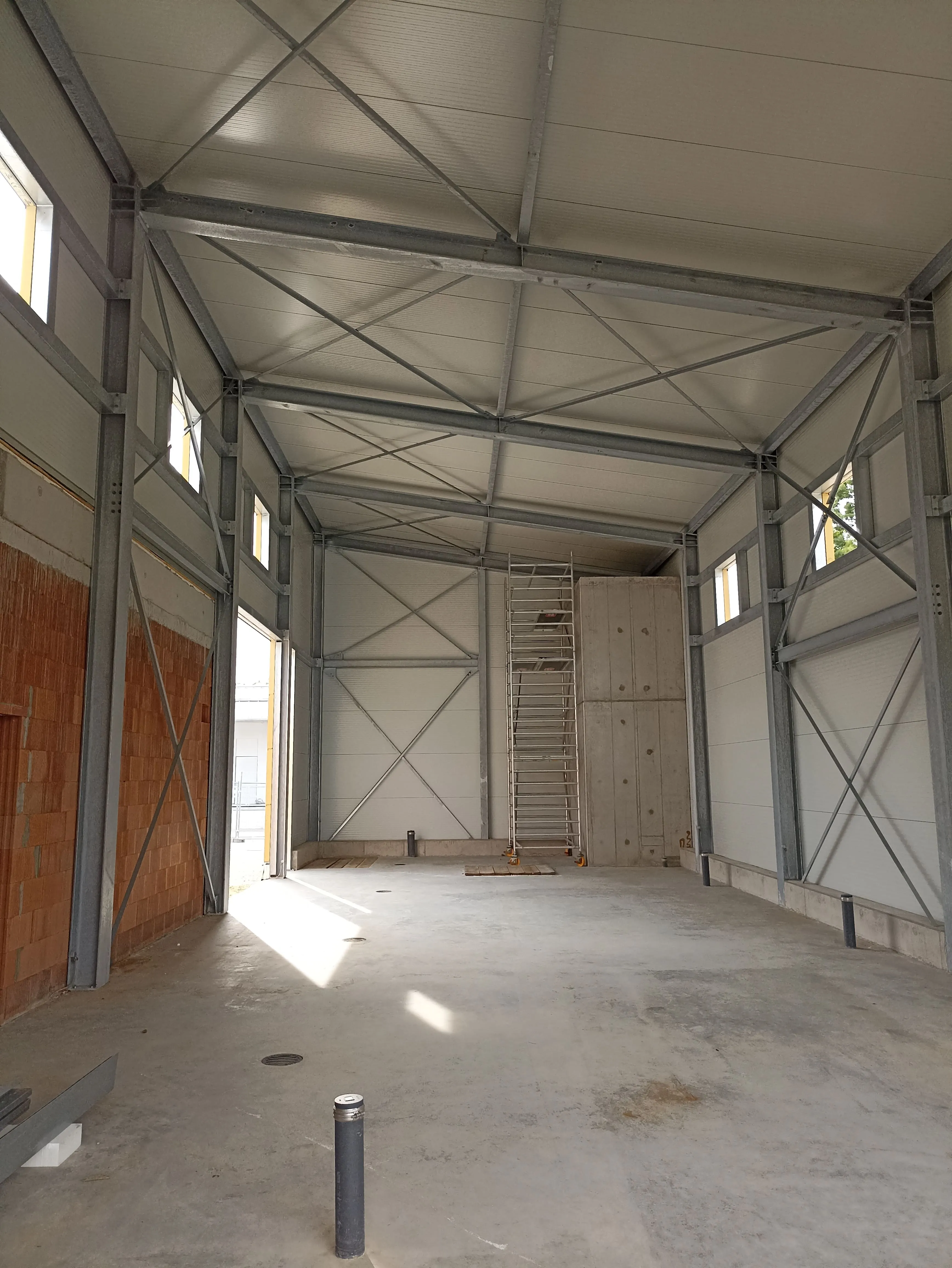 Hallenbau & Gebäude – Projektbeispiel 1 von Metallbau Meier