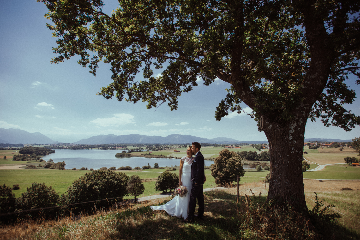 Brautpaarfoto Ingolstadt – natürliche Hochzeitsfotografie