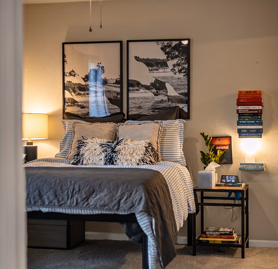Discover student apartments at 21 Oaks in Columbia, SC. Clean, well-designed units near campus with private bedrooms and shared spaces. Schedule a tour today.