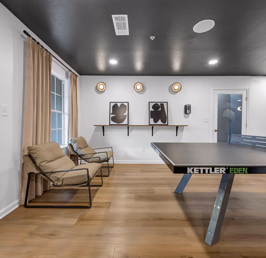 Explore the D1 4-bedroom apartment at 21 Oaks near USC. Fully furnished student living with shared spaces, modern interiors, and everyday comfort in Columbia, SC.