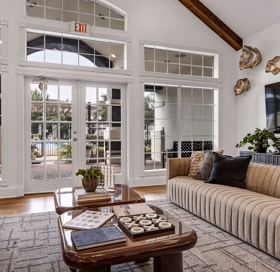 Explore the C1 3-bedroom apartment at 21 Oaks near USC. Bright student living with furnished interiors, modern amenities, and comfortable shared spaces in Columbia, SC.