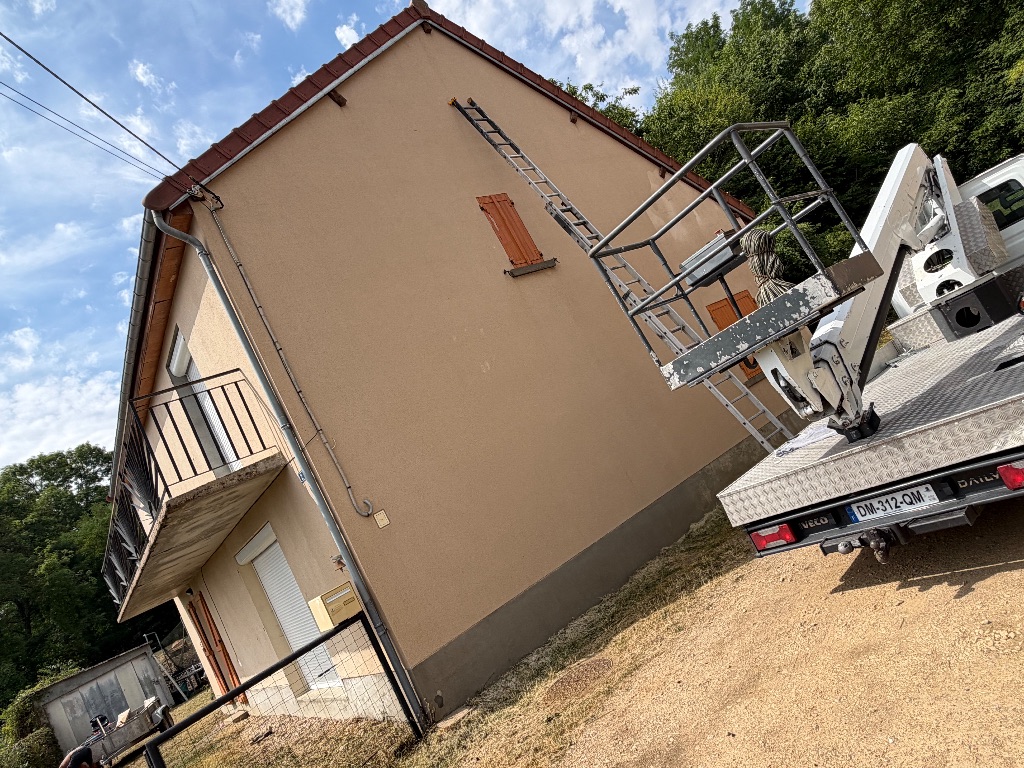 Nettoyage et démoussage de toiture à La Chapelle-Saint-Ursin