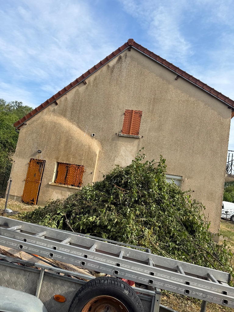 Nettoyage de façade enduit à La Chapelle-Saint-Ursin