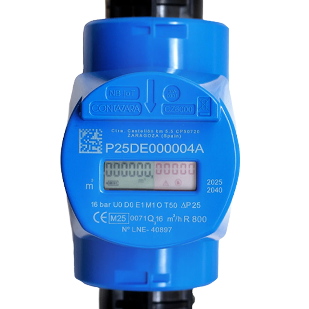 Vista frontal de la pantalla digital del contador ultrasónico de agua CZ6000.