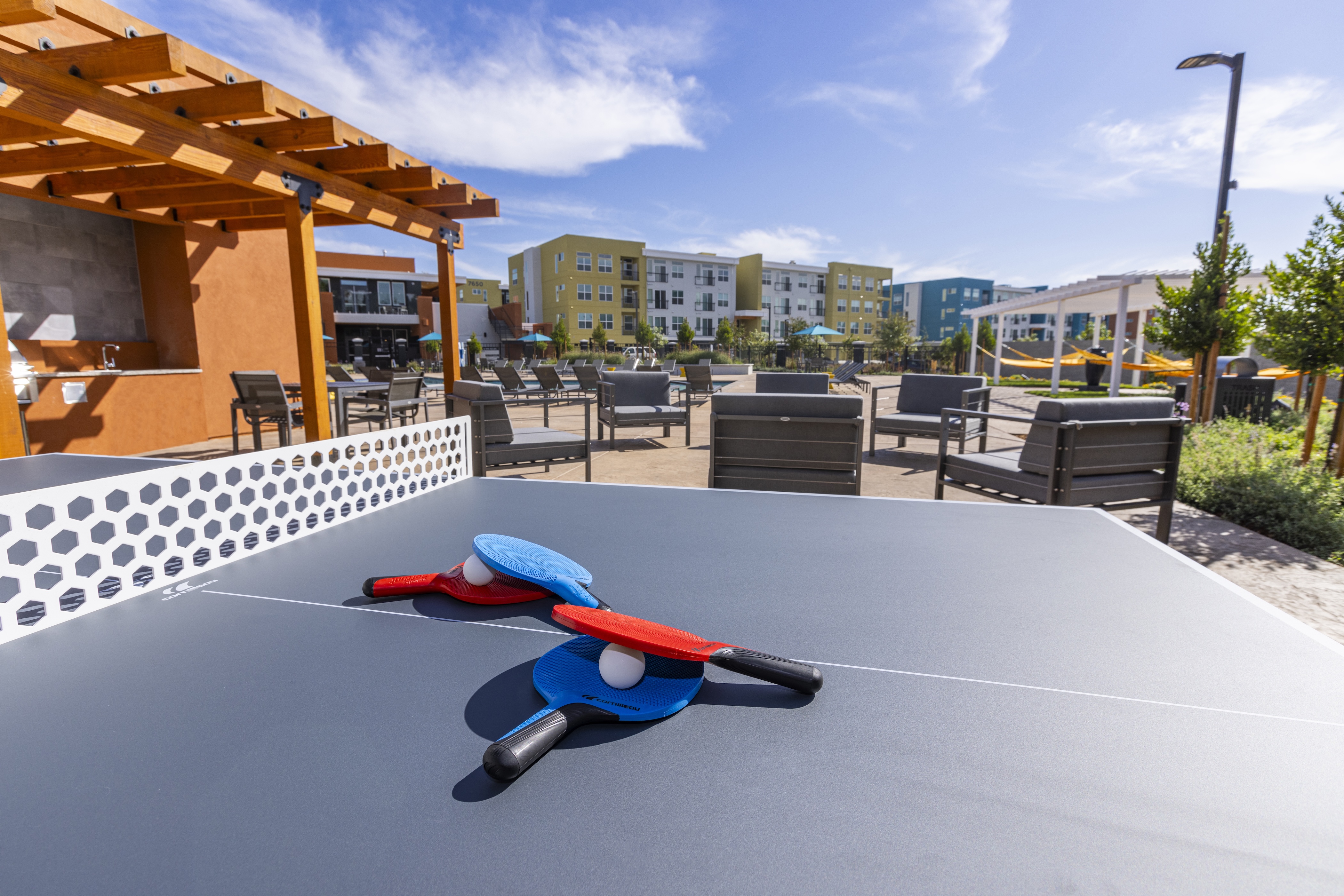 Outdoor ping pong table