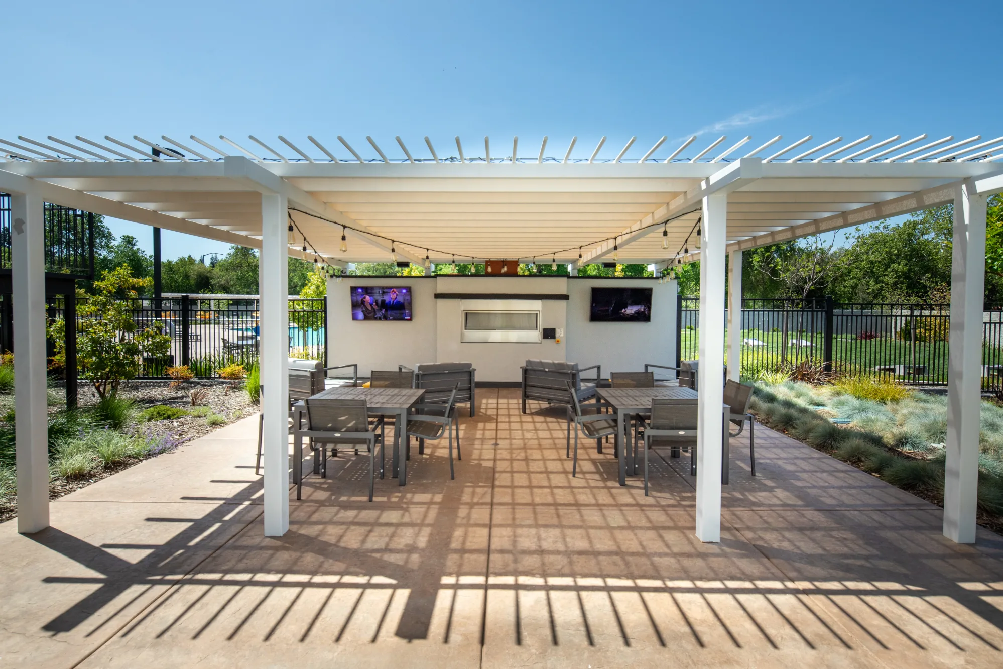 Outdoor seating are and fireplace