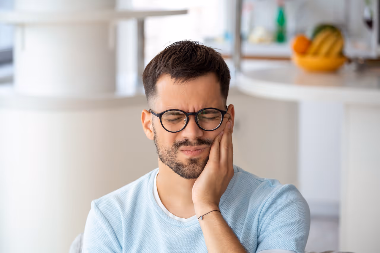What Can I Do for Unbearable Wisdom Tooth Pain Before Emergency Extraction?
