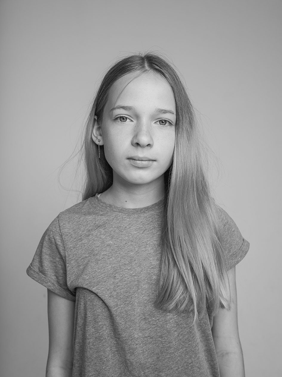 Jaunietes portrets studijā