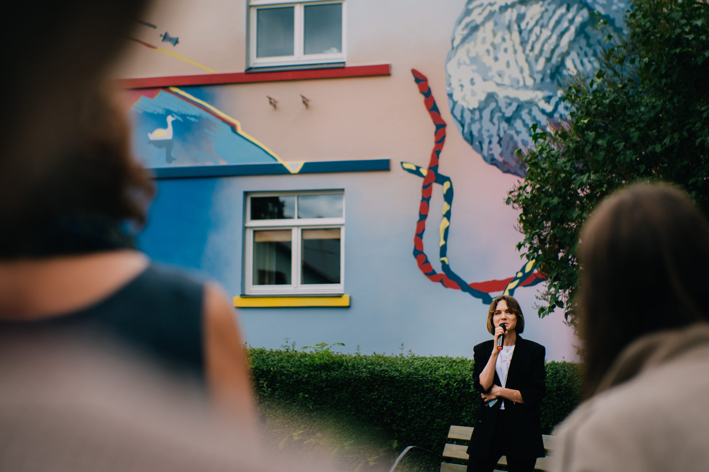 Skats uz murāli atklāšanas laikā