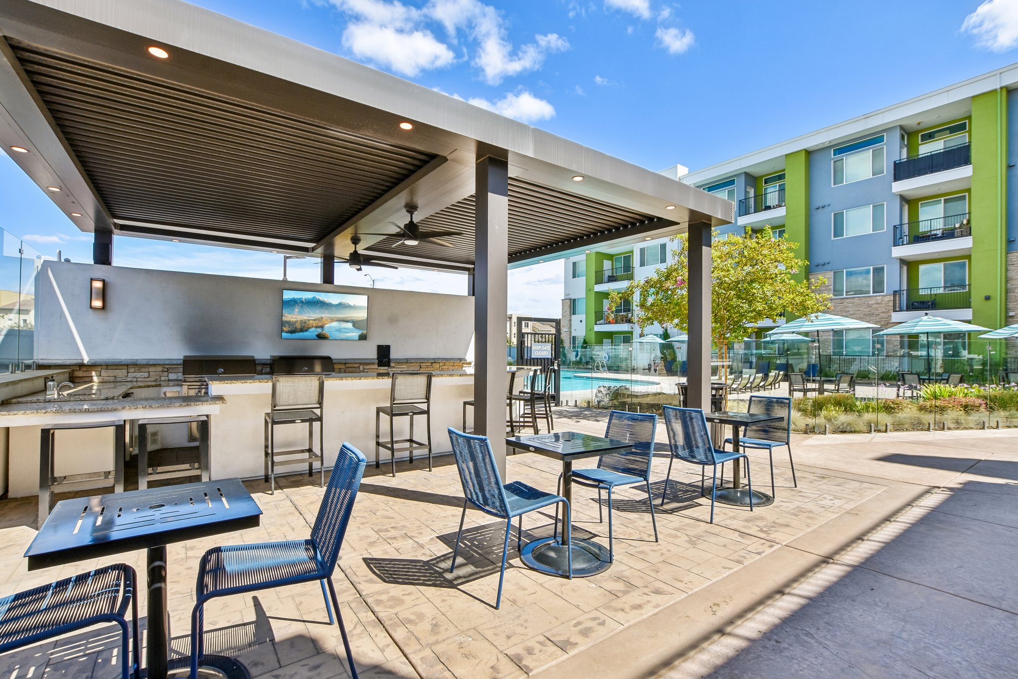Grilling station with resident seating
