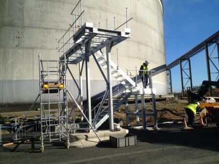 Tanker loading gantry