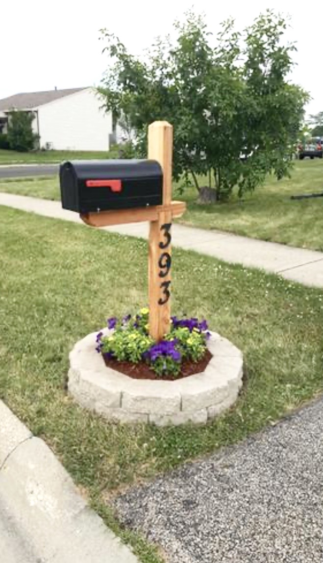 Cedar crossarm mailbox post