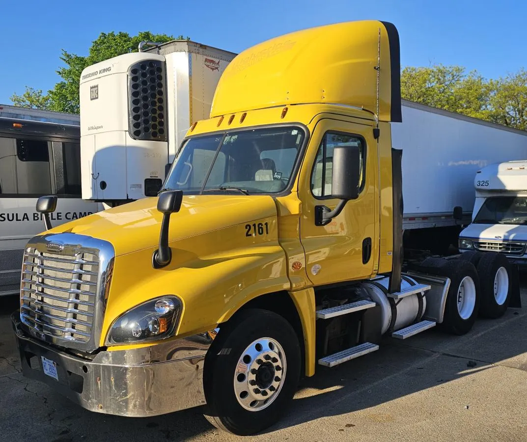 2016 Freightliner Cascadia Unit 2161 - driver side exterior