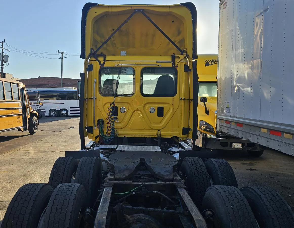 2016 Freightliner Cascadia Unit 2161 - rear frame