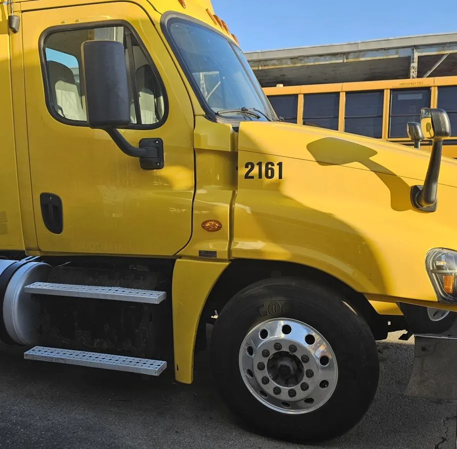 2016 Freightliner Cascadia Unit 2161 - chassis detail