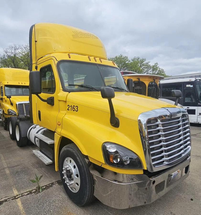 2016 Freightliner Cascadia for sale - Unit 2163 exterior front view