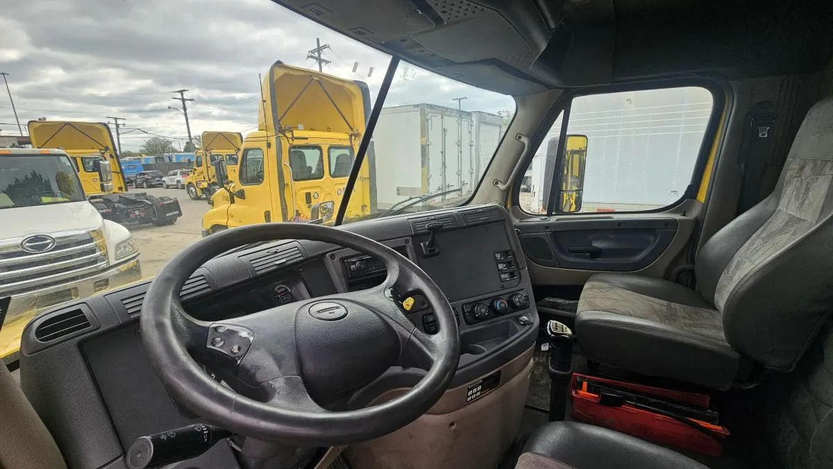 2016 Freightliner Cascadia Unit 2163 - driver side detail