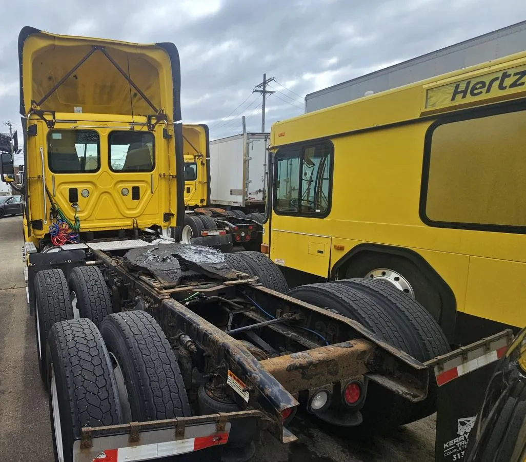 2016 Freightliner Cascadia Unit 2163 - rear frame