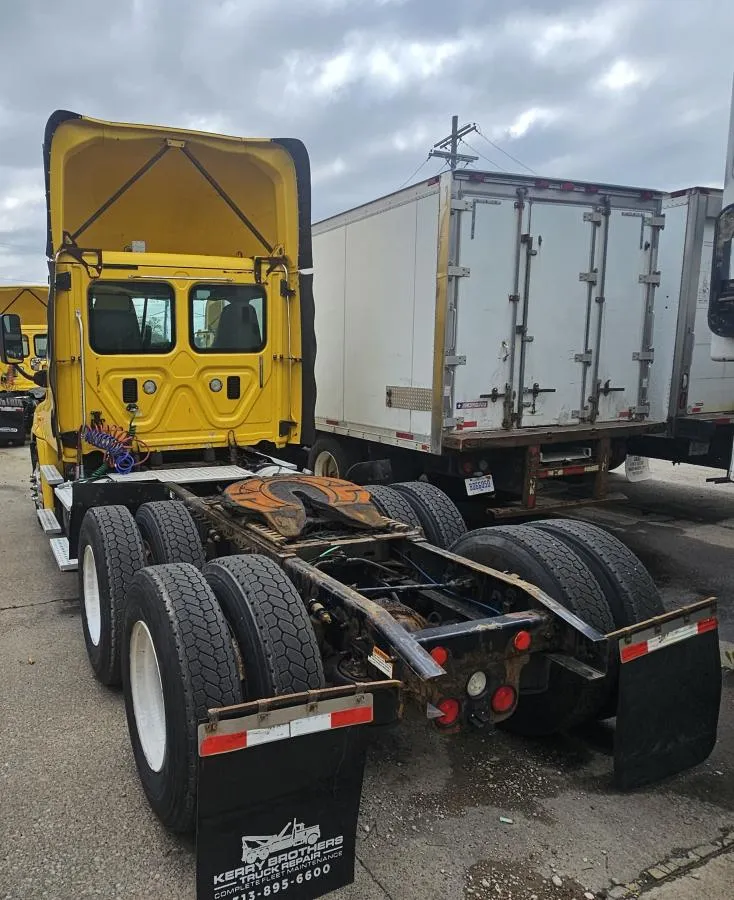 2016 Freightliner Cascadia Unit 2166 - chassis detail