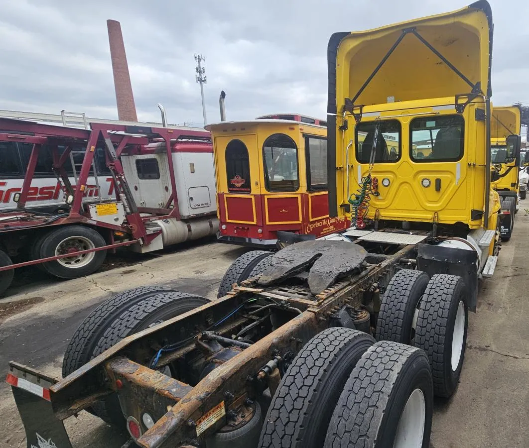 2018 Freightliner Cascadia Unit 2186 - chassis detail