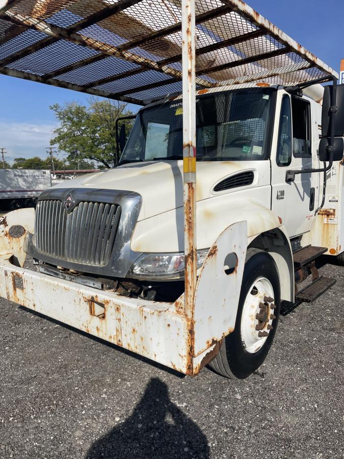 2005 International 4300 Boom Truck for sale - exterior front view