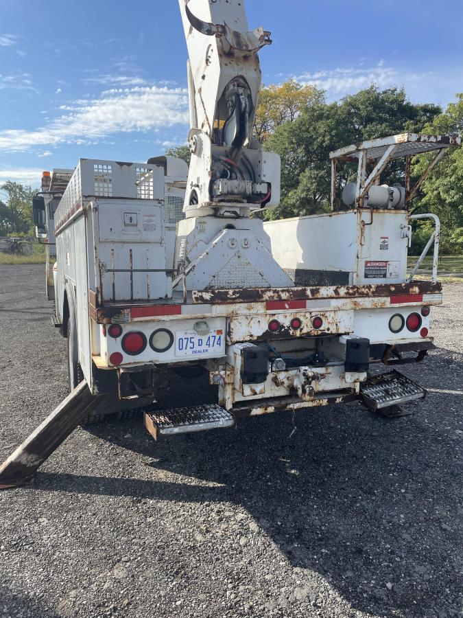 2005 International 4300 Boom Truck - tires and wheels