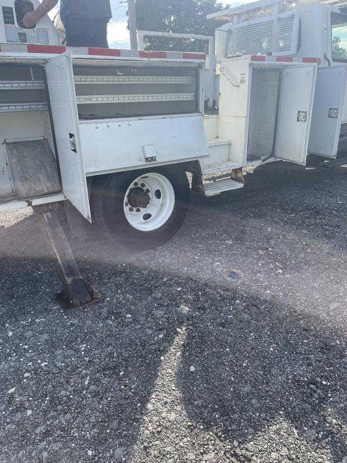 2005 International 4300 Boom Truck - chassis and frame