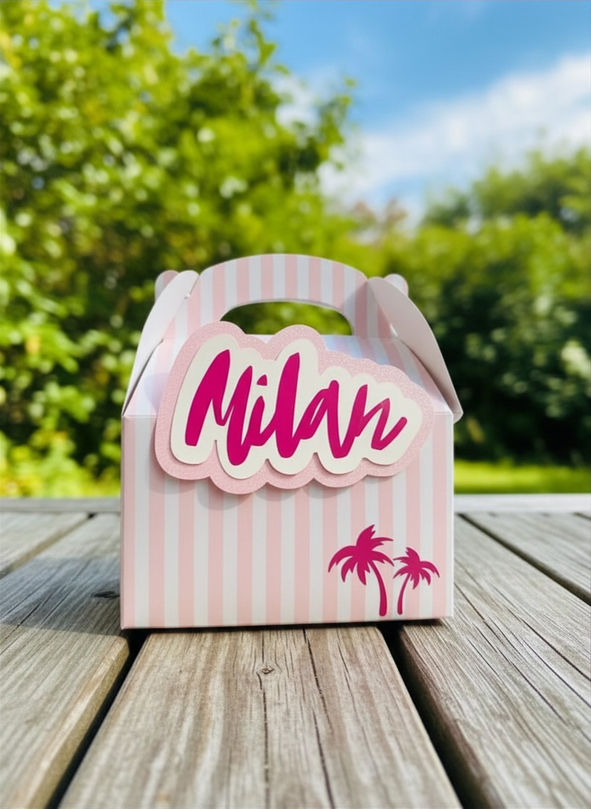 Milan palm tree personalization detail