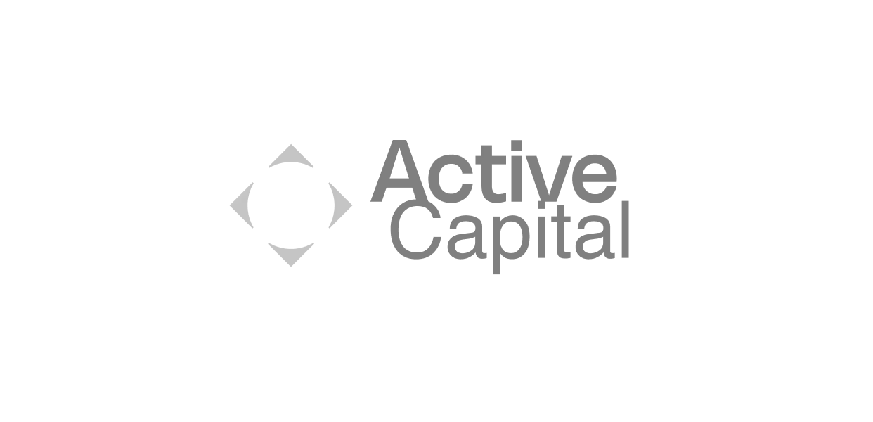 Logo Active Capital avec icône composée de quatre flèches pointant vers l'intérieur.