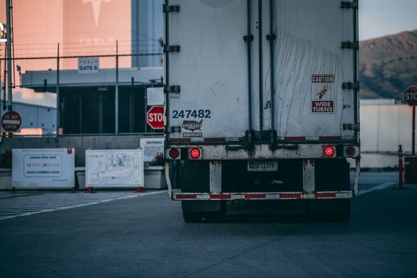 Lkw vor Grenzübergang