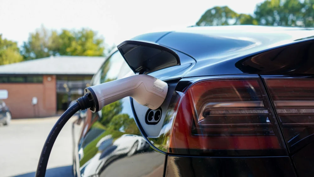 Firmenwagen 2025 Ladeinfrastruktur