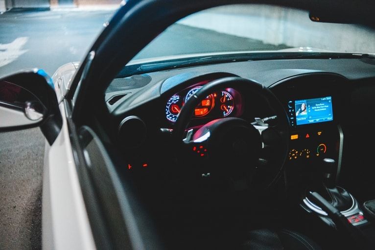 Fahrerraum eines Elektrofahrzeug.