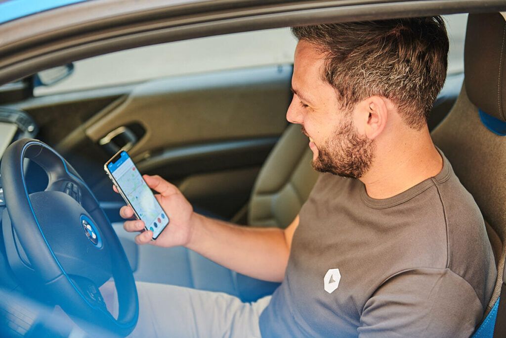 Vimcar Fahrtenbuch-App auf Smartphone