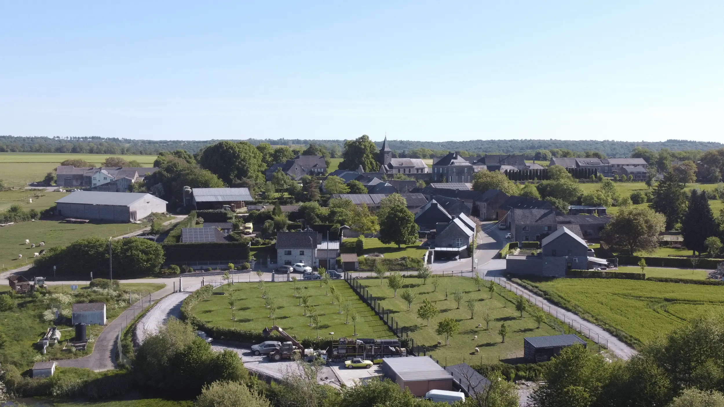 Vue aérienne du village d'Omezée