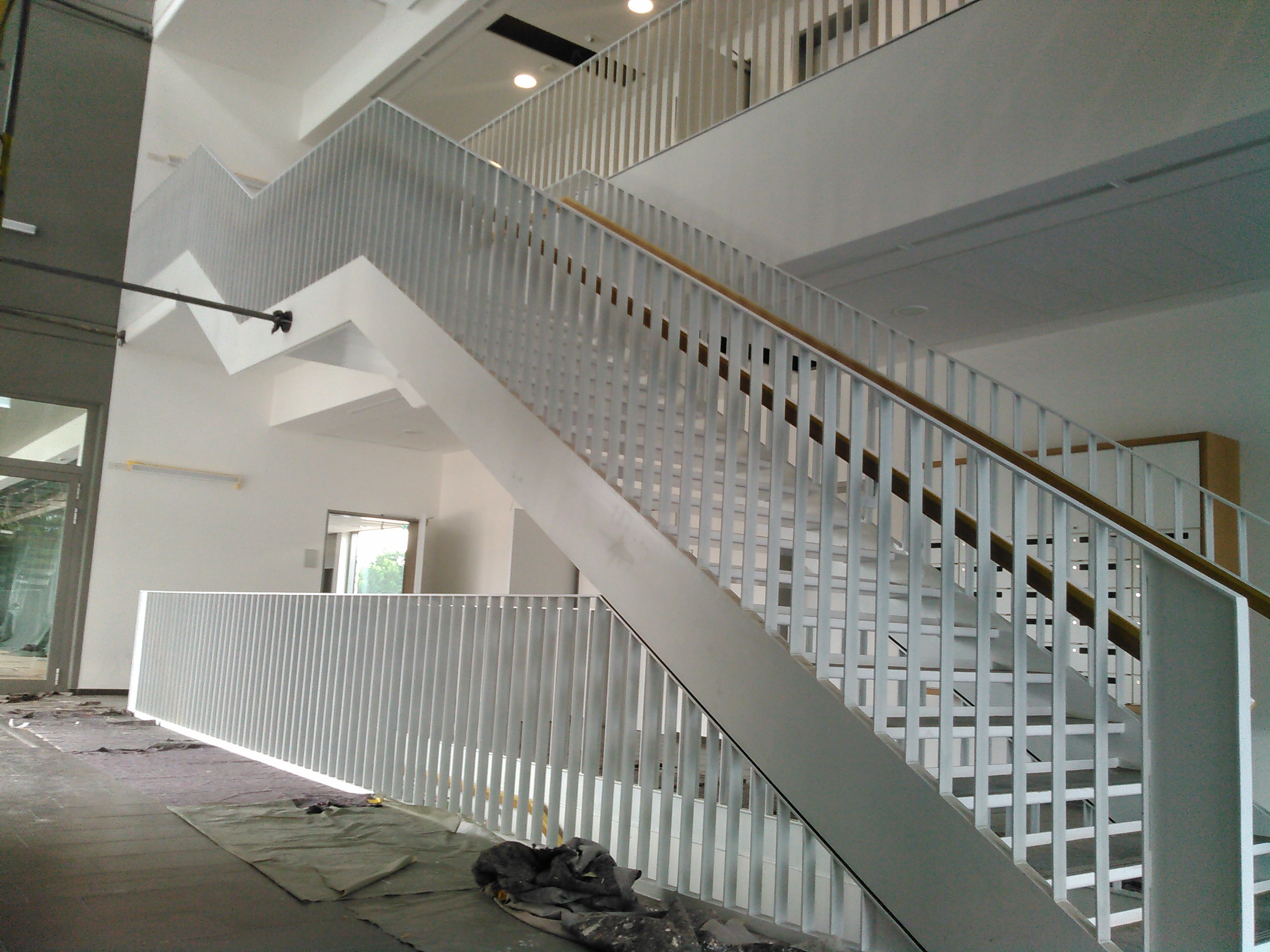 Stahltreppen Atrium und Nebengebäude