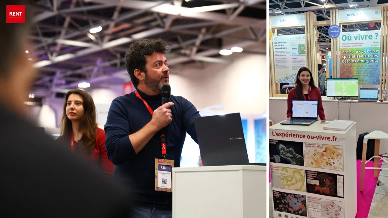 Deux scènes du salon RENT à Paris. À gauche : un intervenant prend la parole au micro devant un public, badge du salon autour du cou. À droite : un stand de l’entreprise « Où Vivre », avec une membre de l’équipe accueillant les visiteurs derrière un comptoir présentant des cartes et visualisations spatiales de données immobilières et de territoires. L’image illustre la présence d’Où Vivre au salon RENT, dédié aux innovations du secteur immobilier, et met en avant la valorisation de l’expertise géographique face aux enjeux du marché.