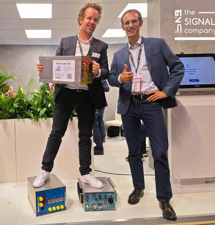 Stanislas Pinte, founder (left), and Alexandre Bétis, co-founder & CEO, proudly celebrate our ETCS certification.